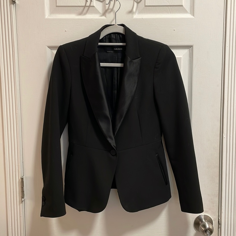 Black Zara Tuxedo Blazer